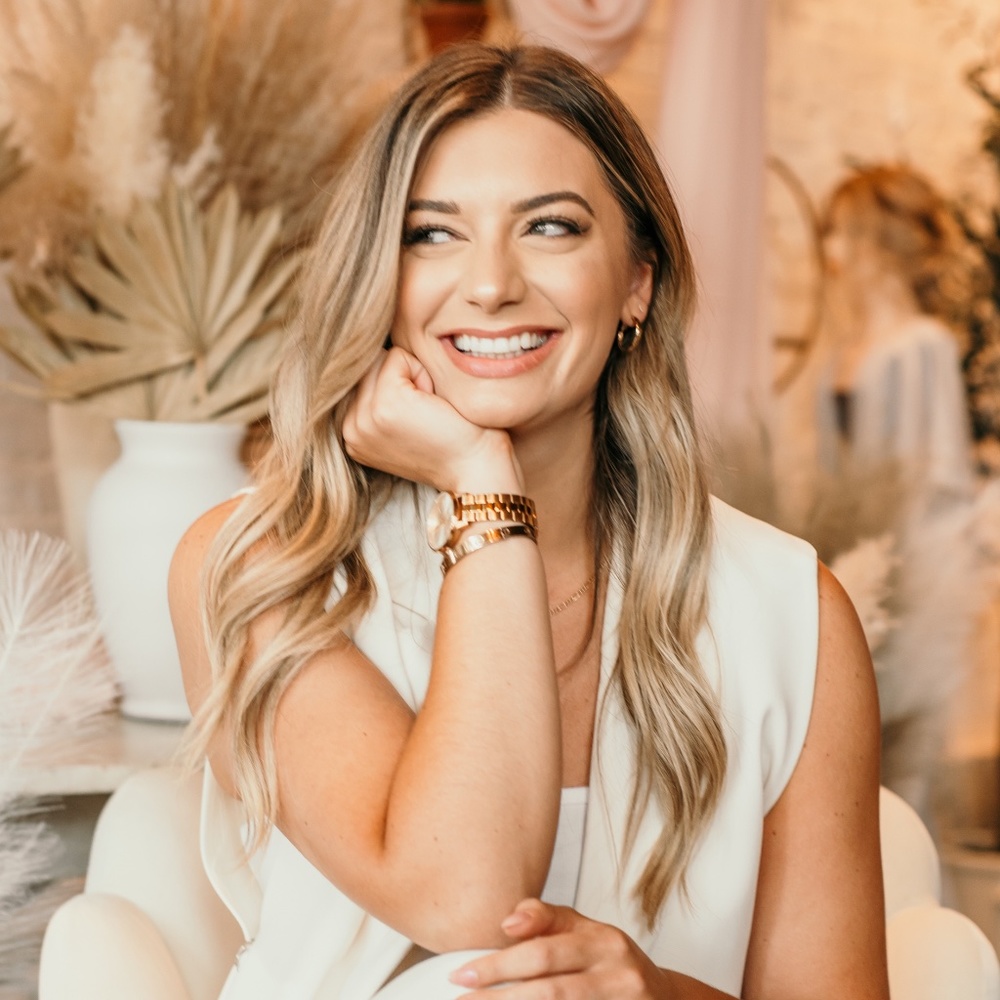 Meet your Posher, Courtney